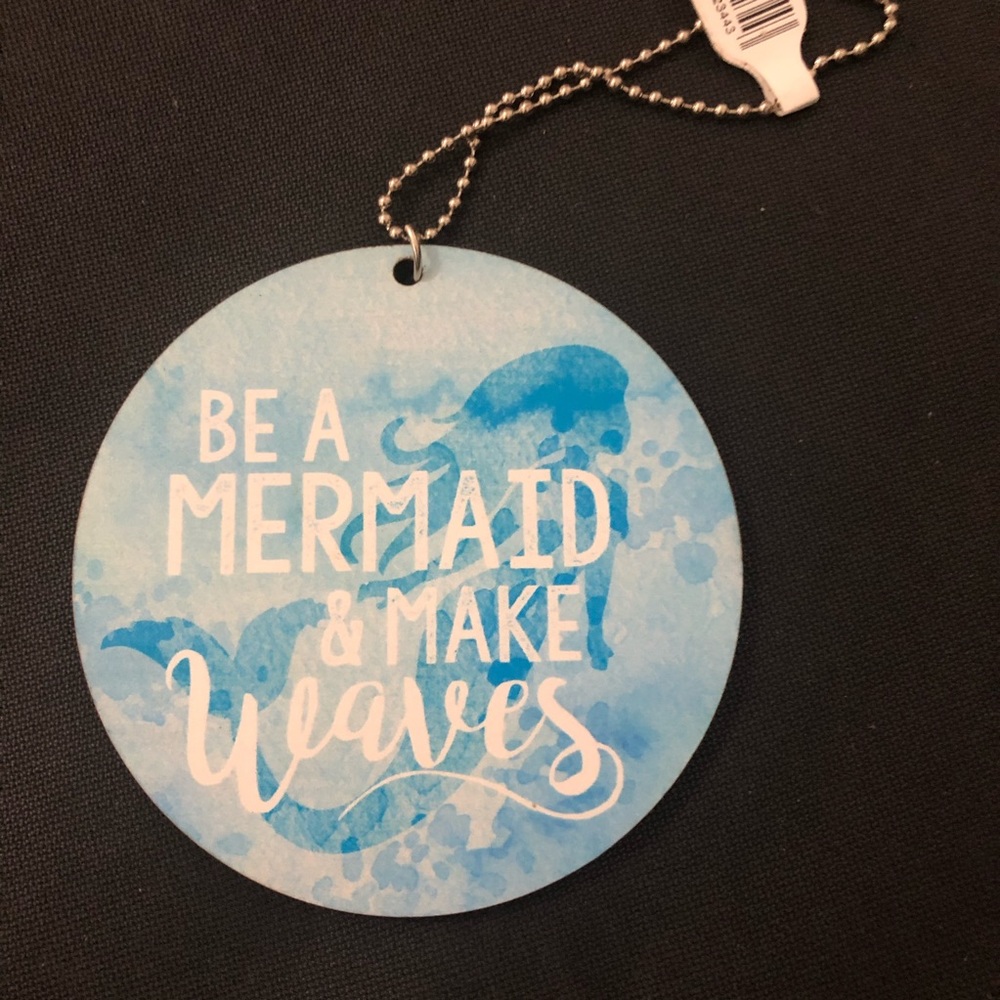 Mermaid Keychain Set - Picture 4 of 4